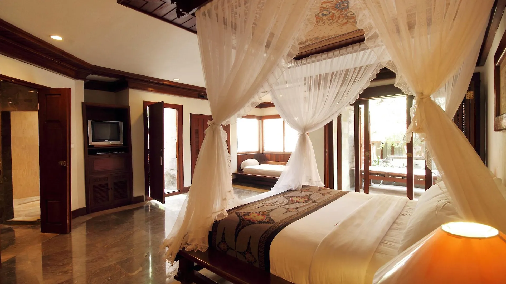 Balisani Suites Hotel Kerobokan  4*, Kerobokan (Bali)